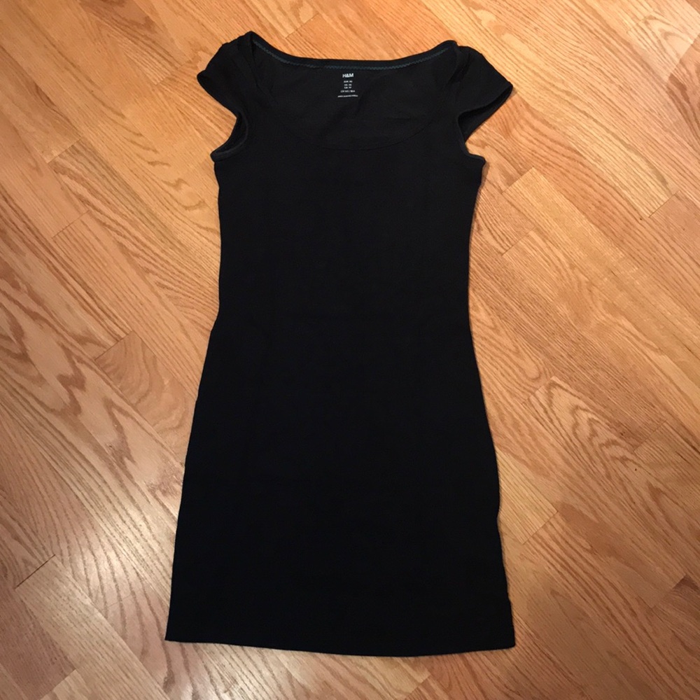 Black H&M dress in size XS😍🎉